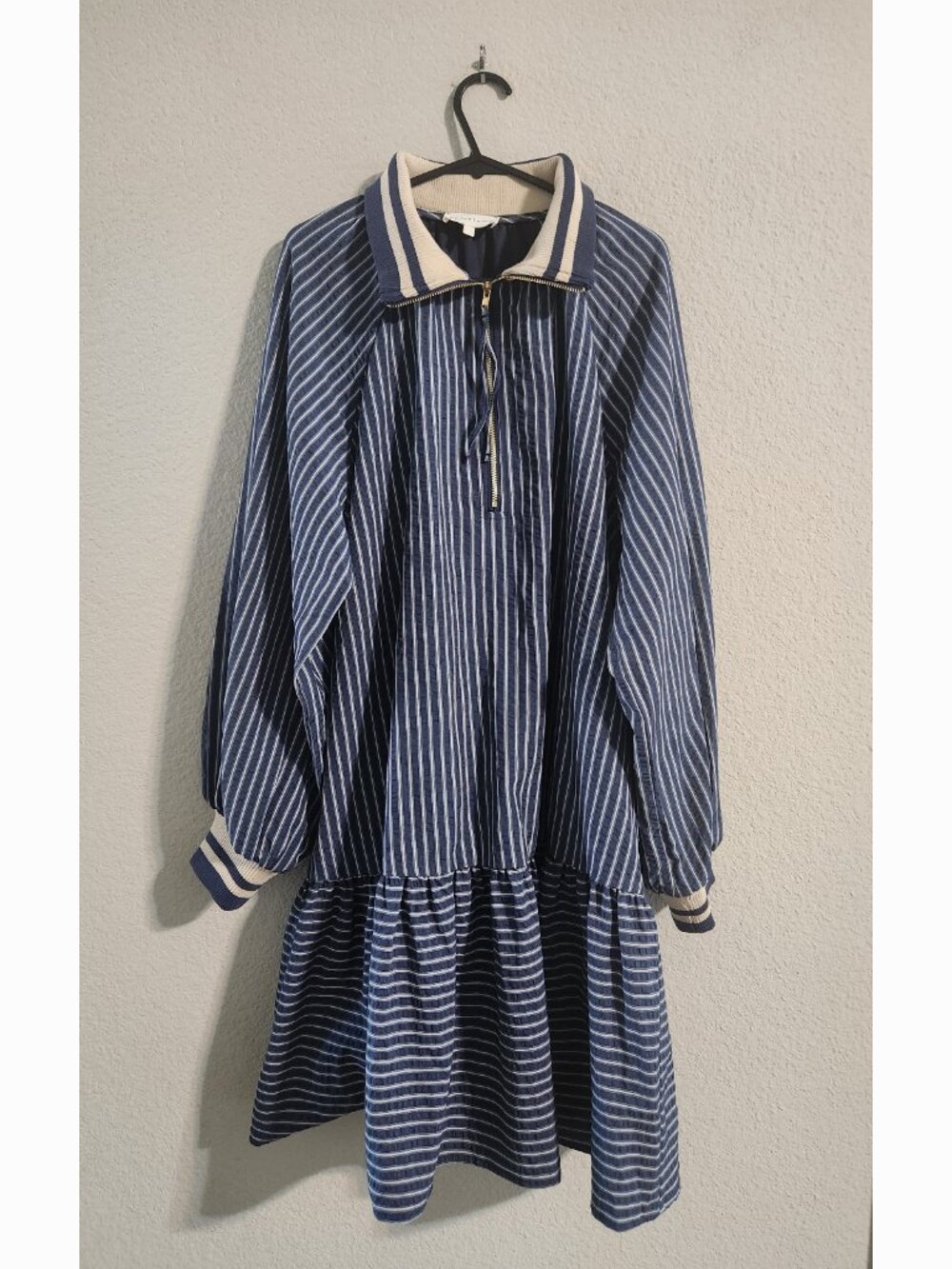Entro Be The Moment Navy Stripe Dress Long-sleeve Sporty-chic size medium